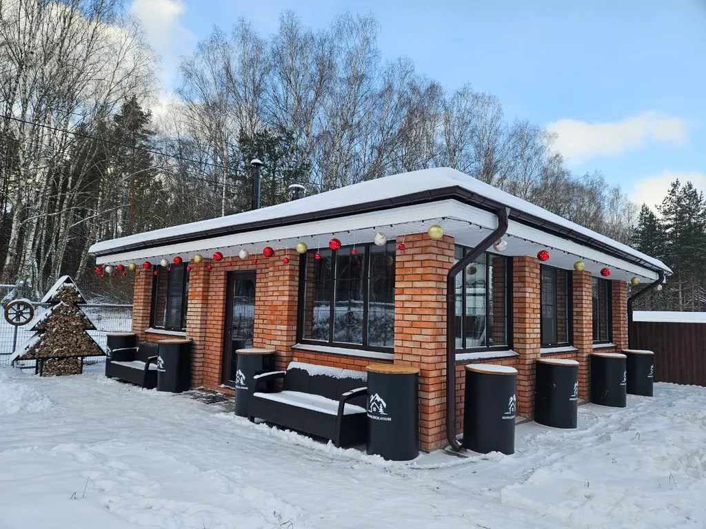 Дом, баня, чан, отапливаемая беседка