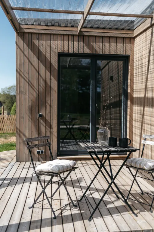 Уютный дом Японская куница с панорамными окнами с видом на лес