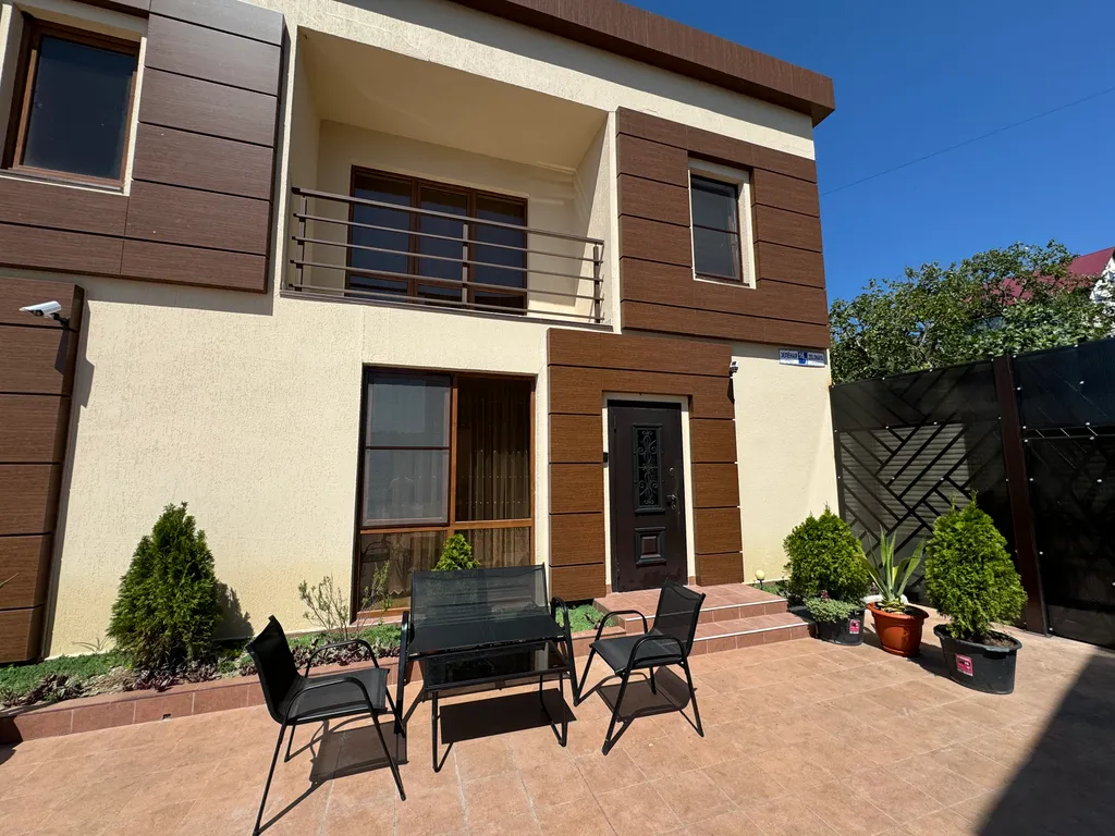 Коттедж Уютный таунхаус с бассейном — аренда посуточно в Высокое