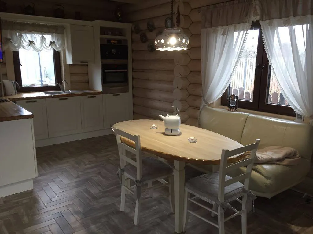 Сказочный домик в лесном массиве