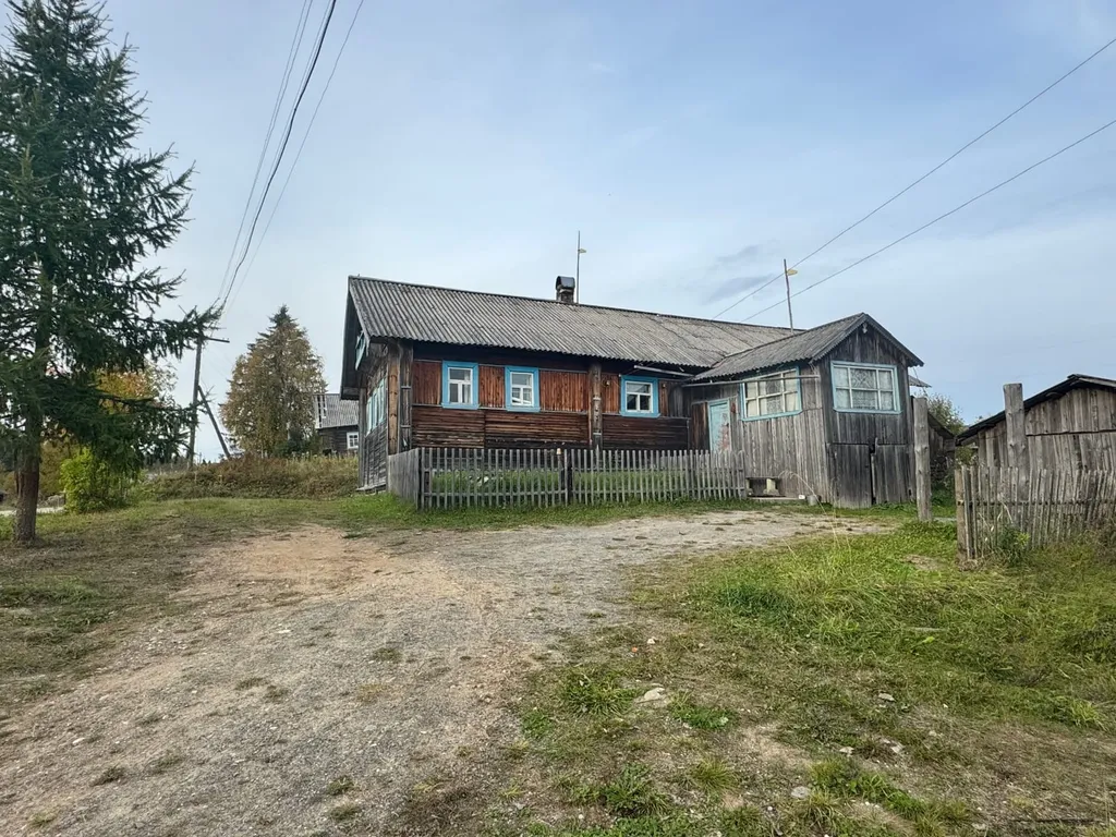 Дом на берегу озера