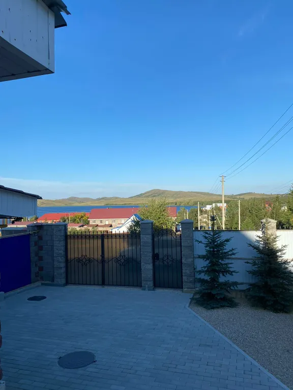 Дом с видом на озеро