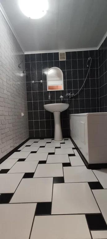 Дом с отдельным входом и двором