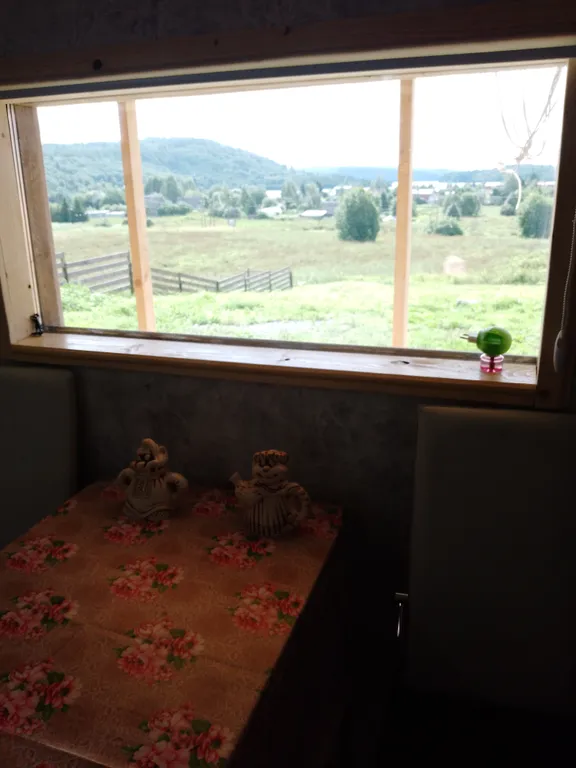 Домик с видом на озеро