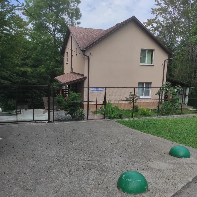 Уютный дом в тихом месте