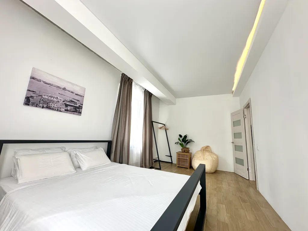 Светлый апартамент столица 2304