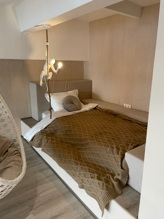 Двухуровневая студия в самом центре