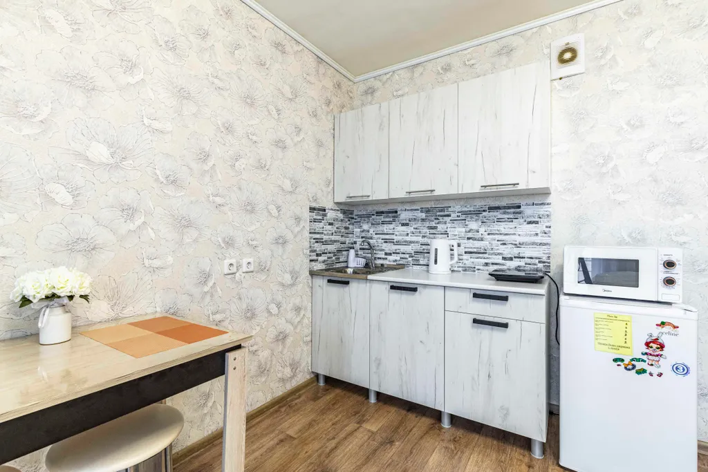 Квартира-студия с балконом для командированных и отдыха