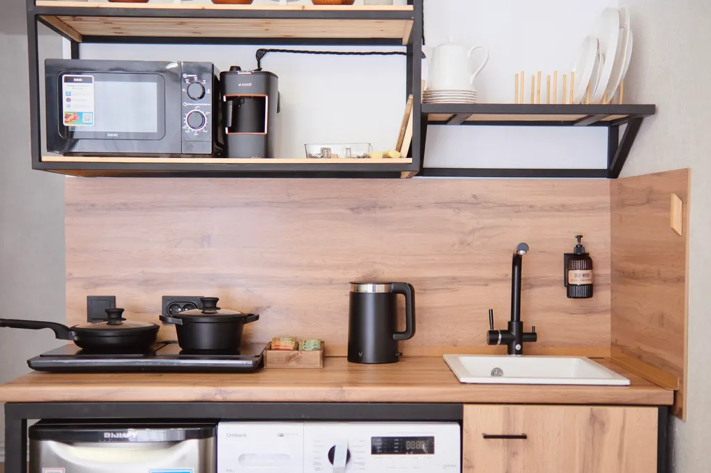 Двухэтажный дом с кухней 1