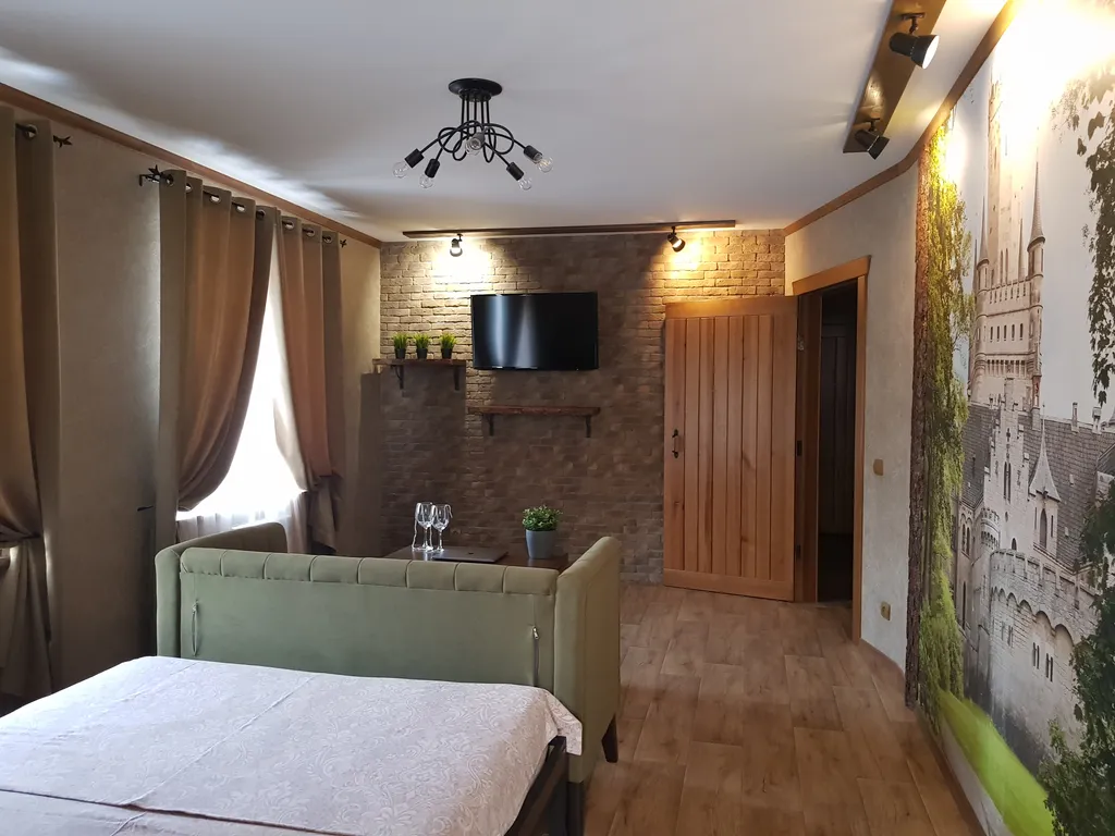 3-комнатная просторная квартира в центре с дизайнерским ремонтом