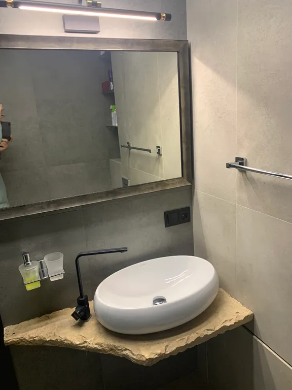 Уютный апартамент с видом на ущелье, расположенный в элитном доме