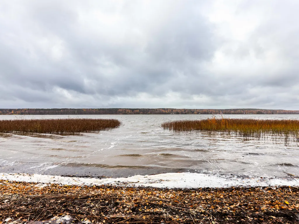 Новый современный дом с просторной кухней-гостиной