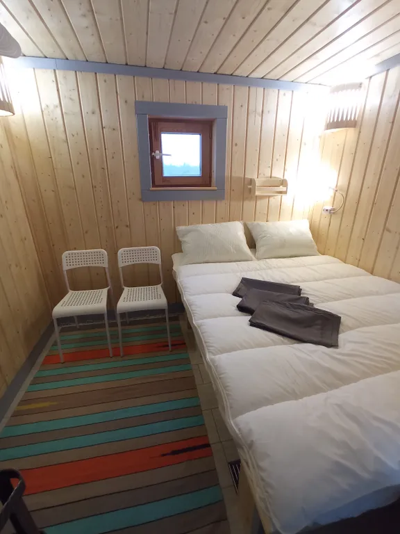 Домик у самого озера