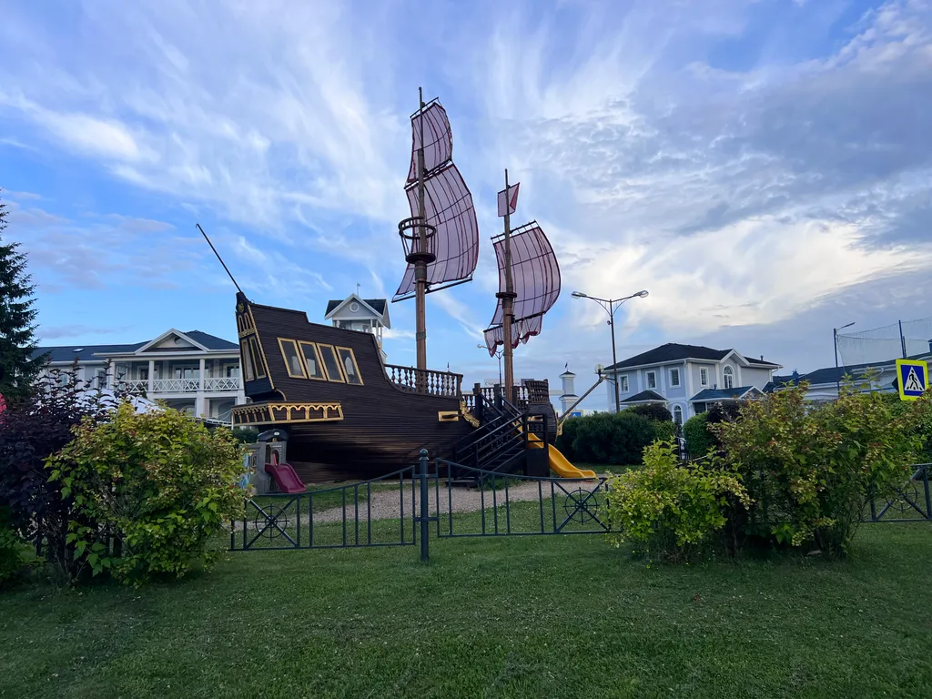 Эксклюзивный коттедж в поселке бизнес-класса