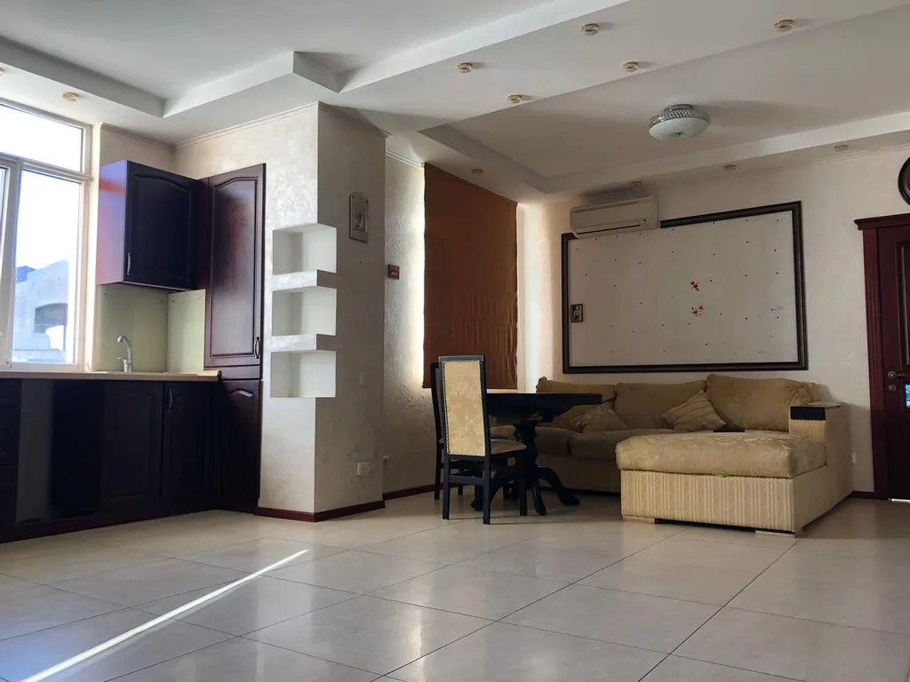 Двухкомнатная, новая, видовая квартира с витражными окнами на парк, море, горы