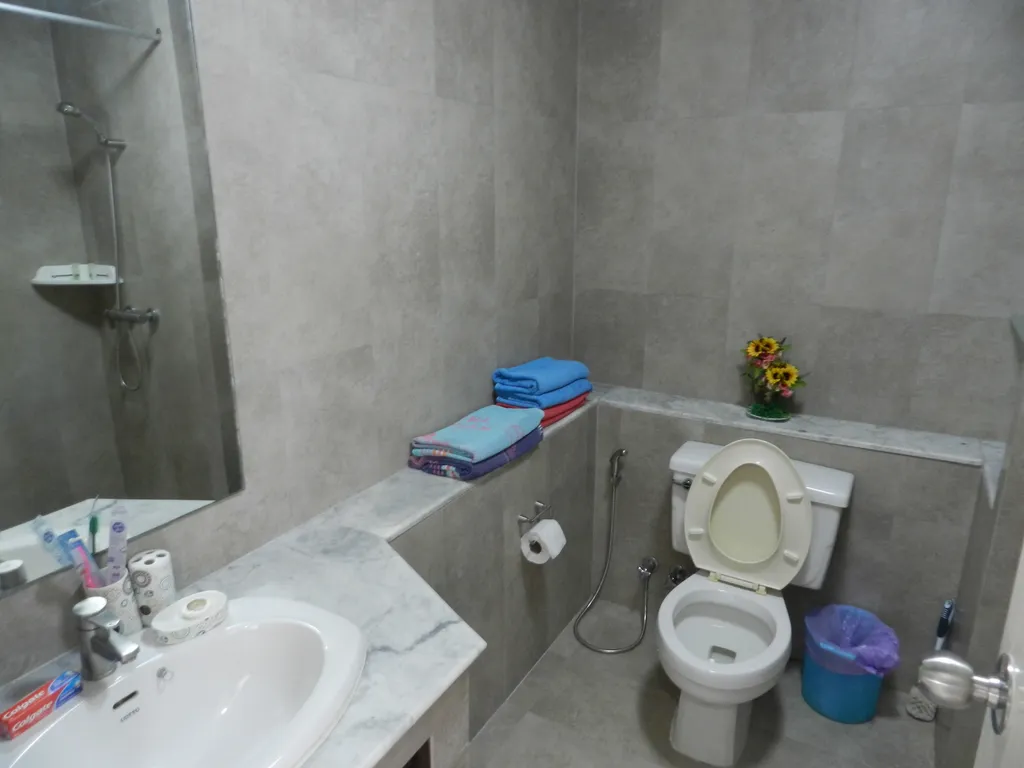 Студия с фронтальным видом на море