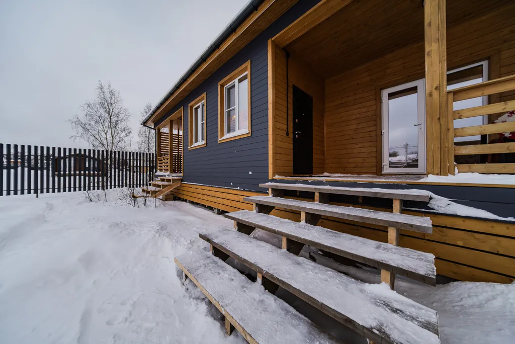 Новый дом с большим столом, кинотеатром, баней