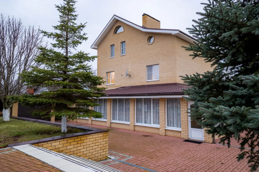 Большой коттедж на берегу Волги