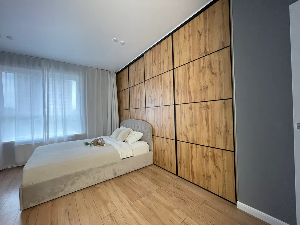 Уютная светлая квартира с большими окнами