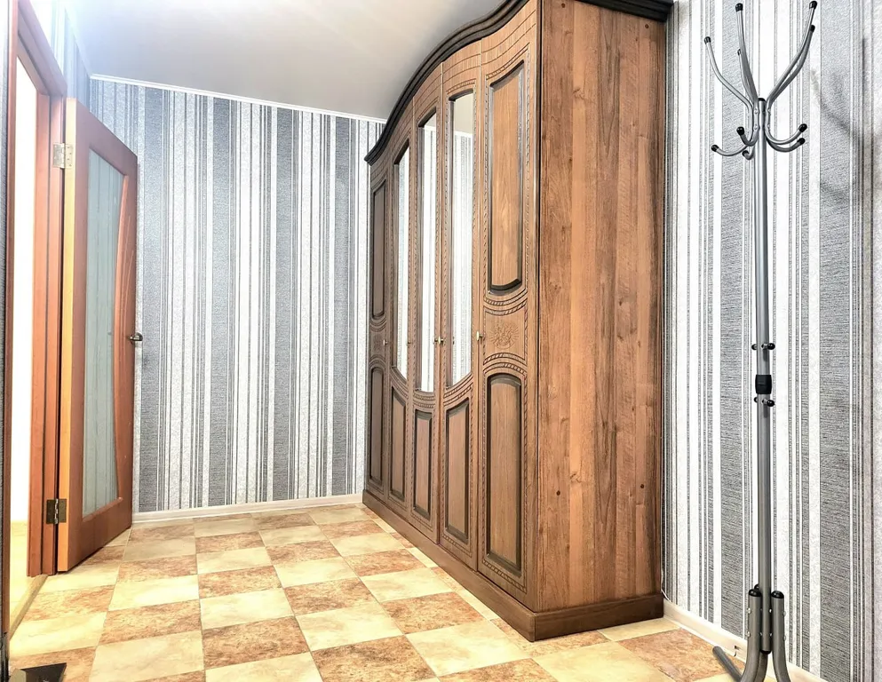 Квартира 1-комнатная квартира у гипермаркета Окей — Тюмень