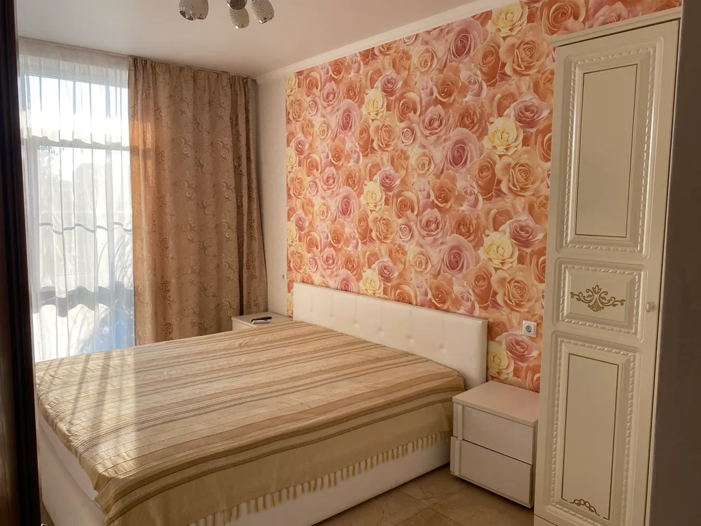 Дом в живописной деревне у моря с бассейном