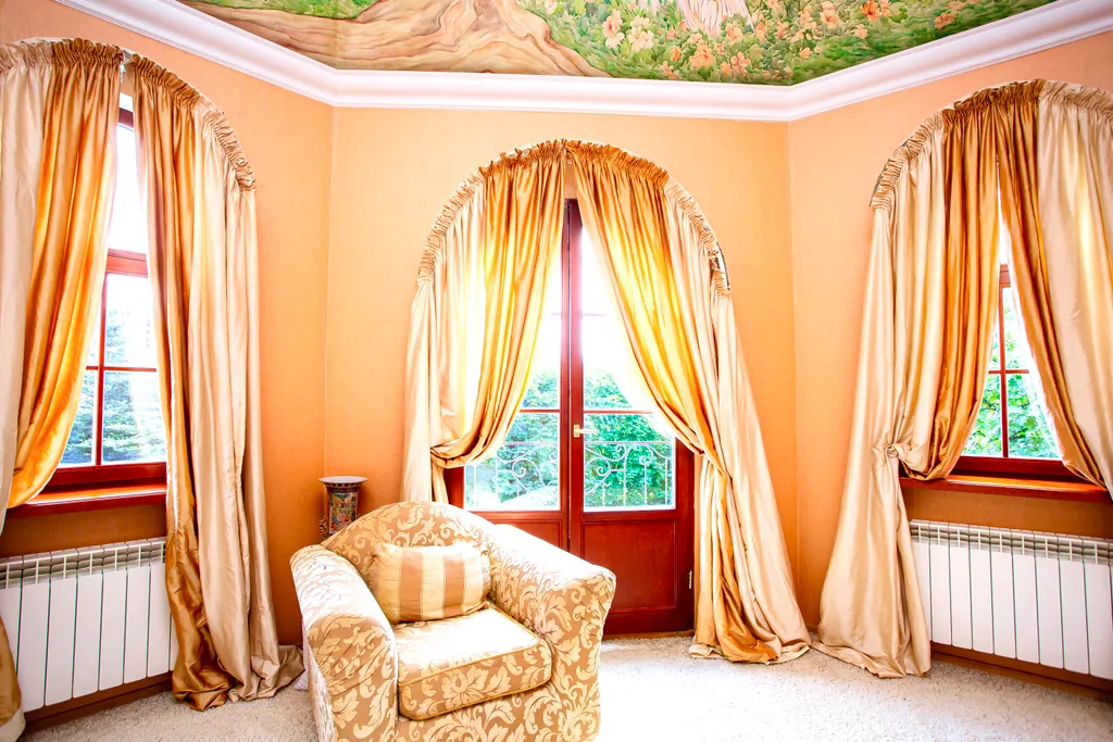 Дом с роскошным бассейном и 2 видами бань