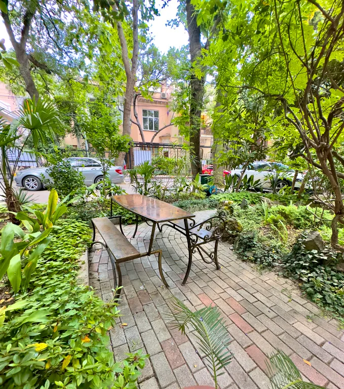 Апартамент возле моря в Ялте