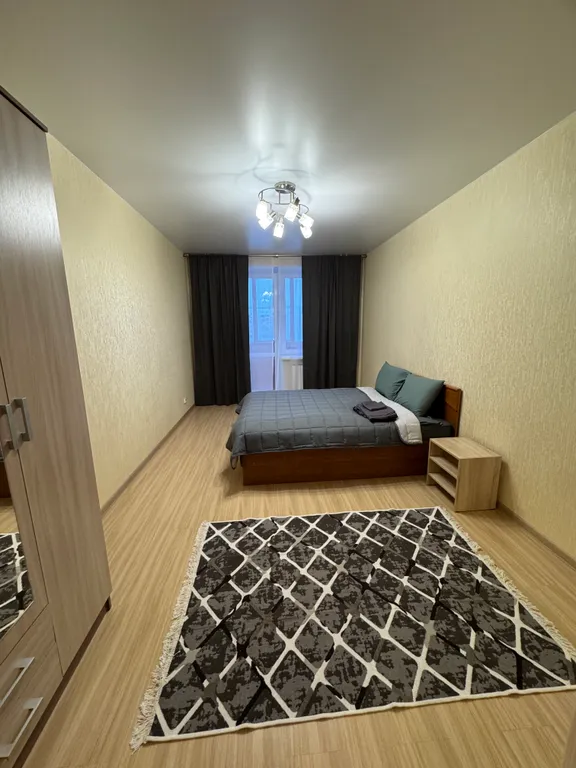 Большая евро-двухкомнатная квартира в самом центре у ТЦ Титан Арена.