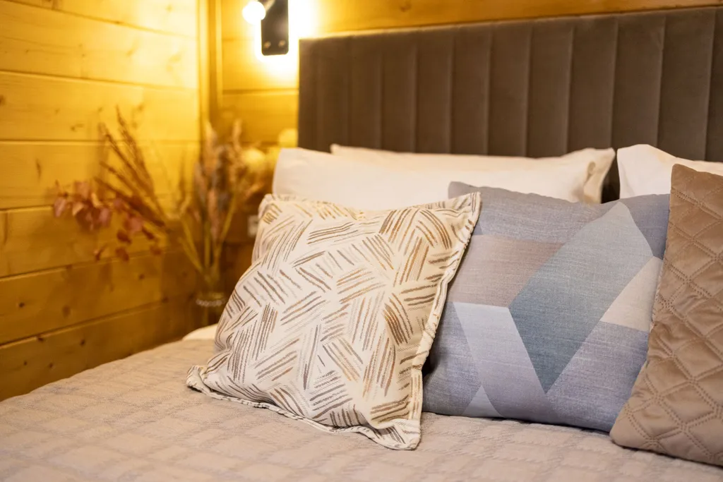 Дом Бархат с горячей купелью и панорамным видом на лесной склон