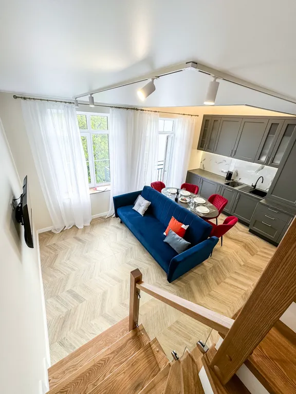 Дизайнерские 2-уровневые апартаменты в 5 минутах от моря