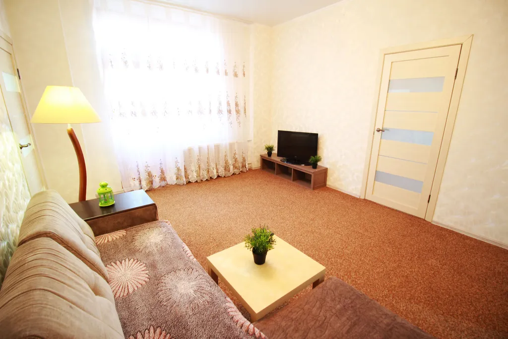 Большая двухкомнатная квартира в центре города с удобной транспортной доступностью