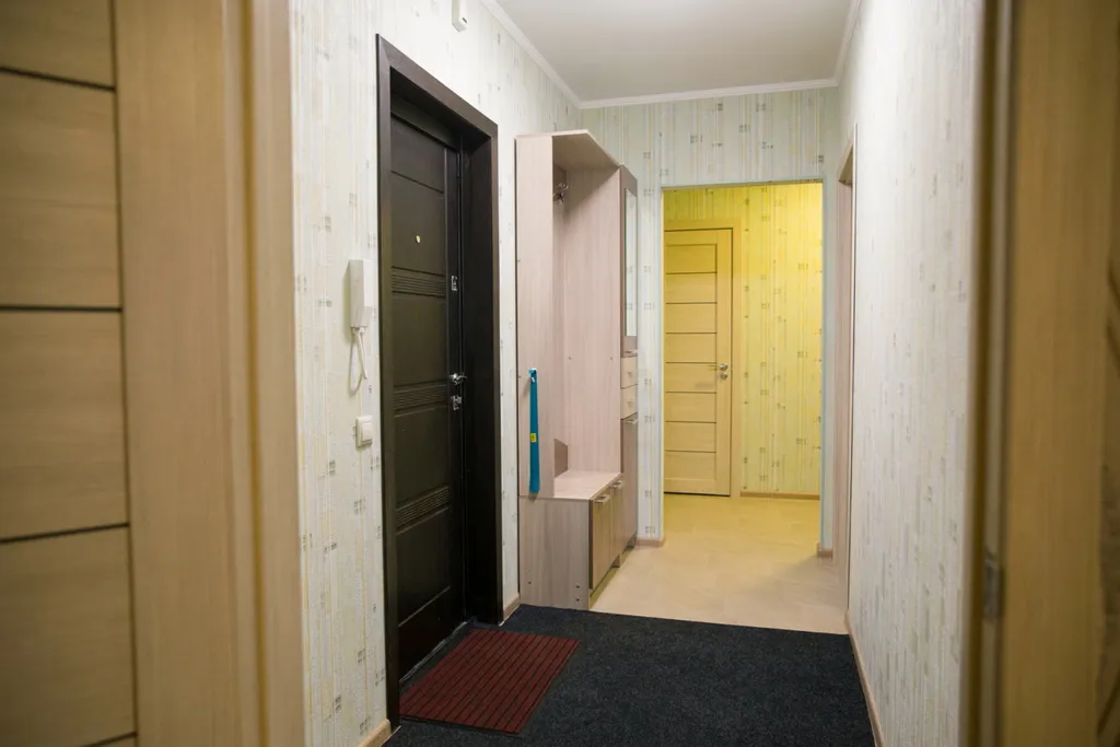 Рядом ТРЦ Аэропарк Дворец Единоборств