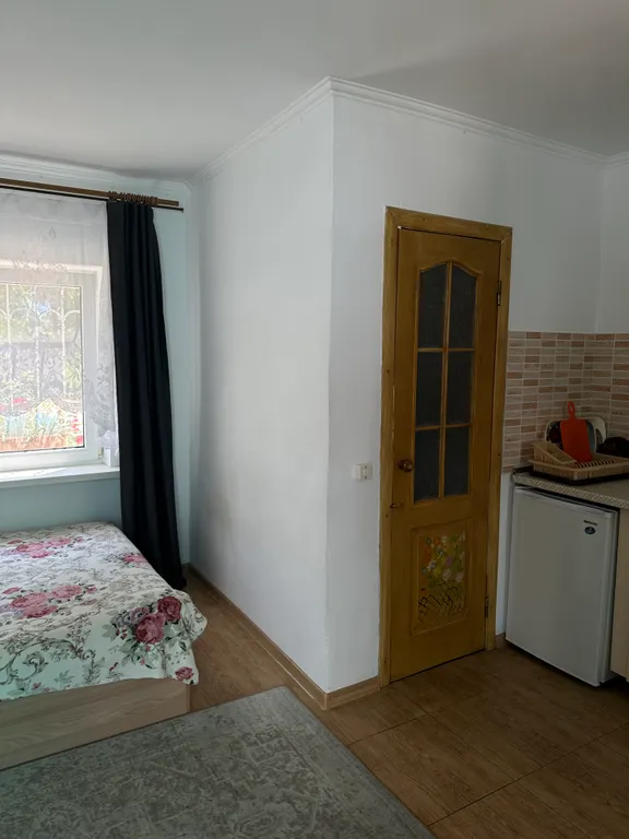 Коттедж Дом у моря с песчаным пляжем и лебедями — Евпатория