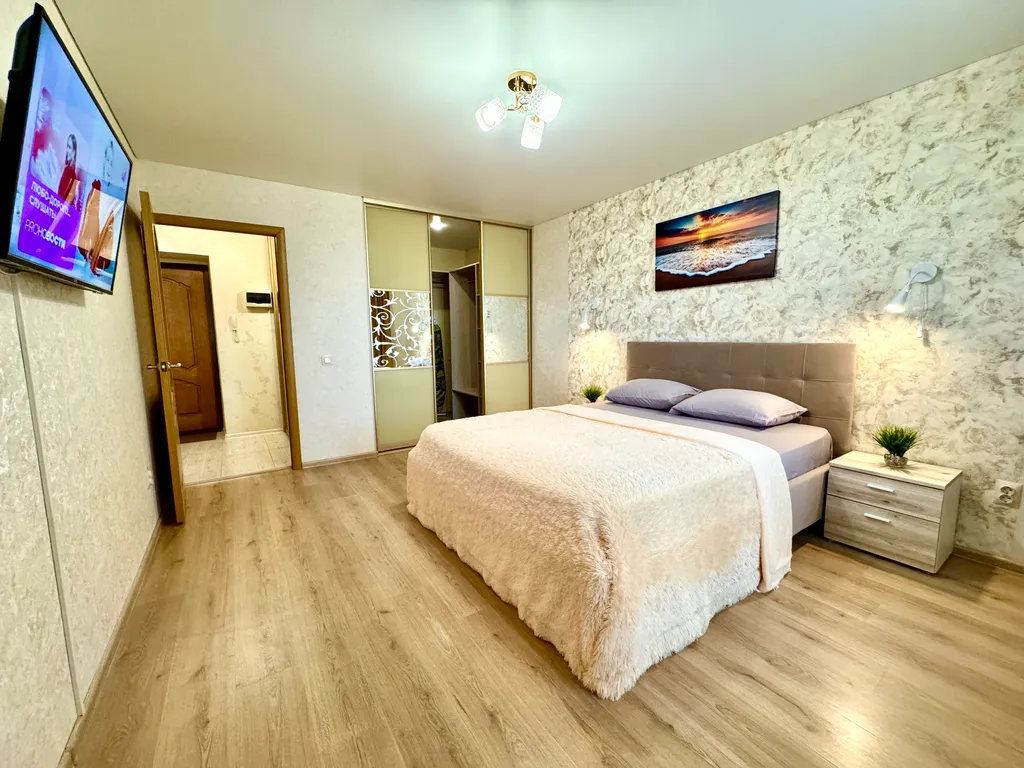 Красивая, уютная квартира в новом доме рядом с ТЦ "Космопорт"