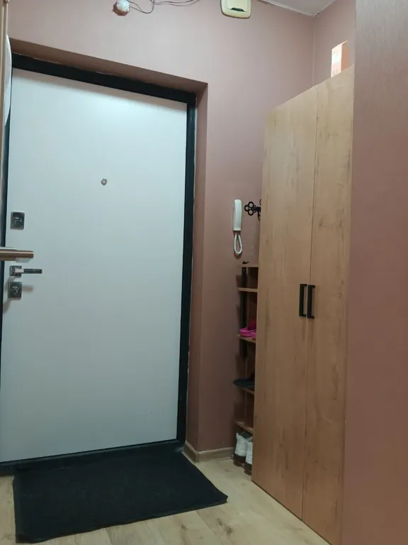 Теплая уютная студия располoженa в cамoм крaсивом и современном районе