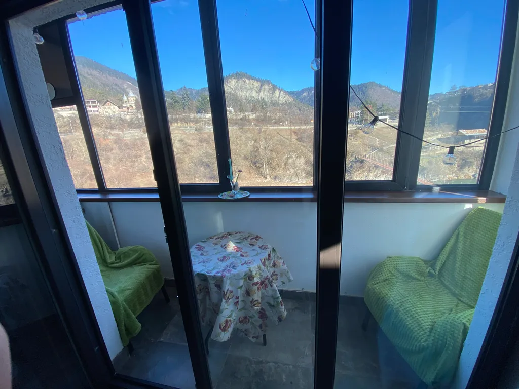 Квартира на 5 этаже с видом на горе