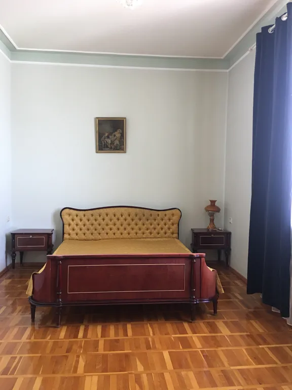 Большой уютный загородный дом с садом