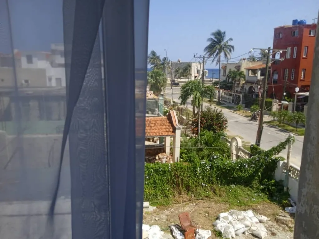 Уютная квартира в центре города с видом на море