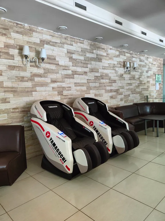 Номер в отеле с двуспальной кроватью и кондиционером