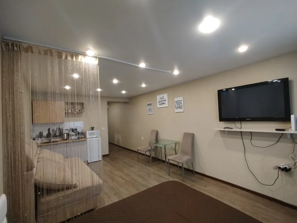 Уютная квартира рядом с ТЦ Изумрудный город