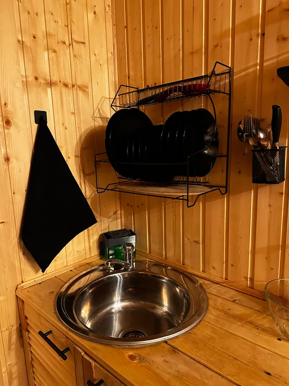 Уютный домик в чаще леса