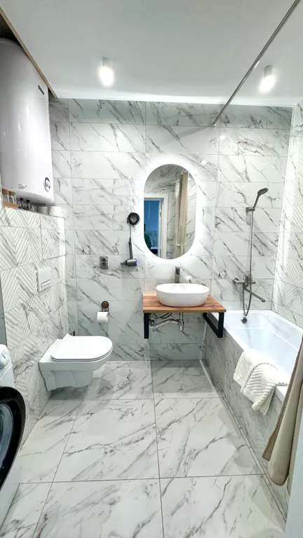 Двухкомнатная квартира с столовой на набережной с видом на Дон