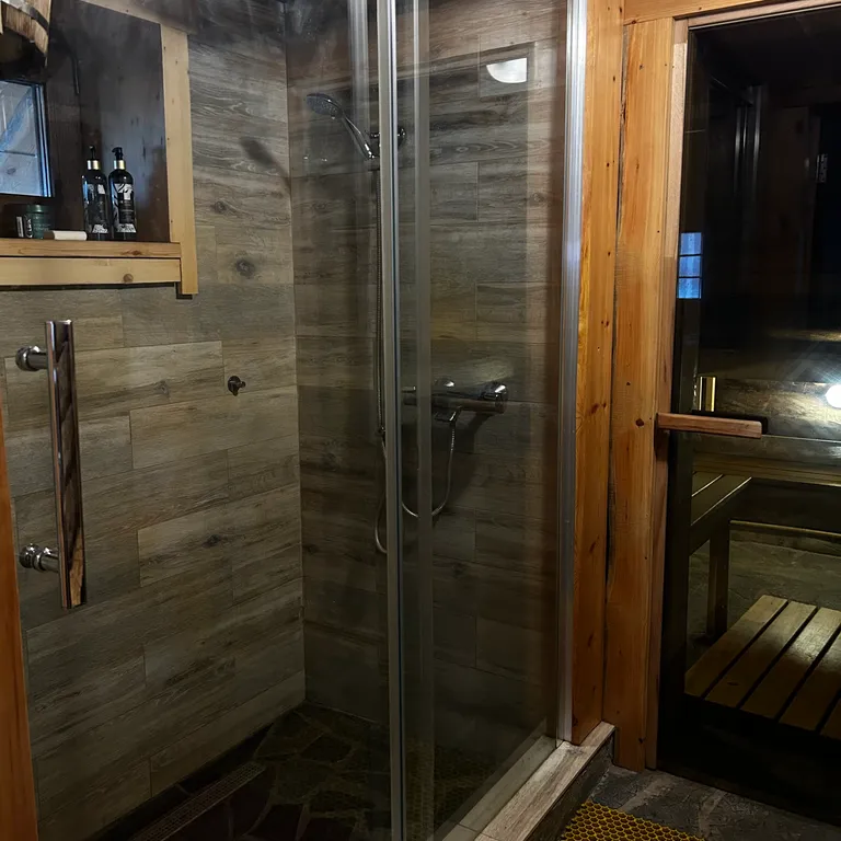 Дом на берегу озера рядом с Петрозаводском