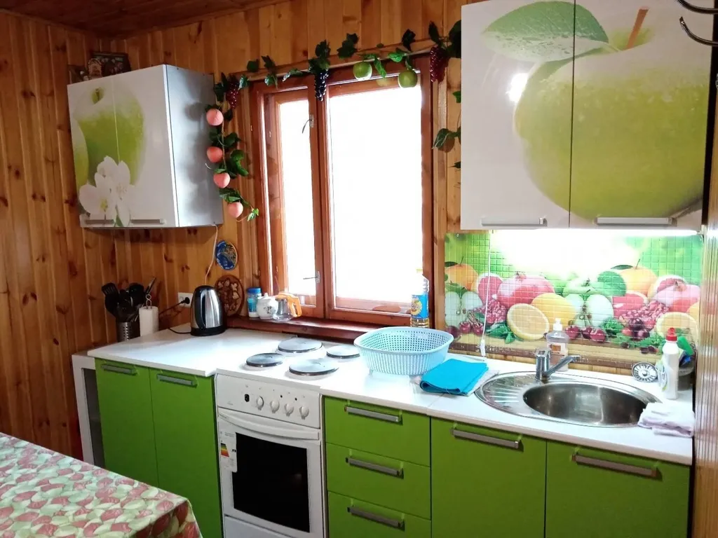 Дом в лесу у реки