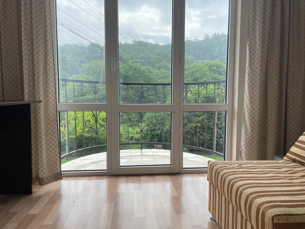 Просторный номер с уютным балконом