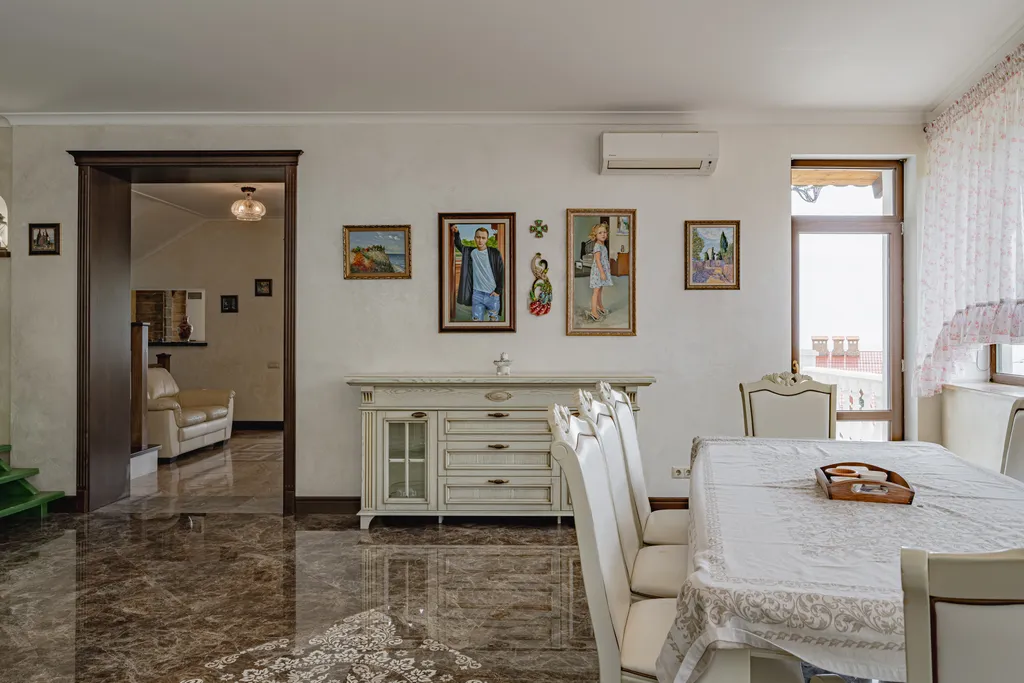 Красивый дом Азазель с сауной и с видом на море и горы