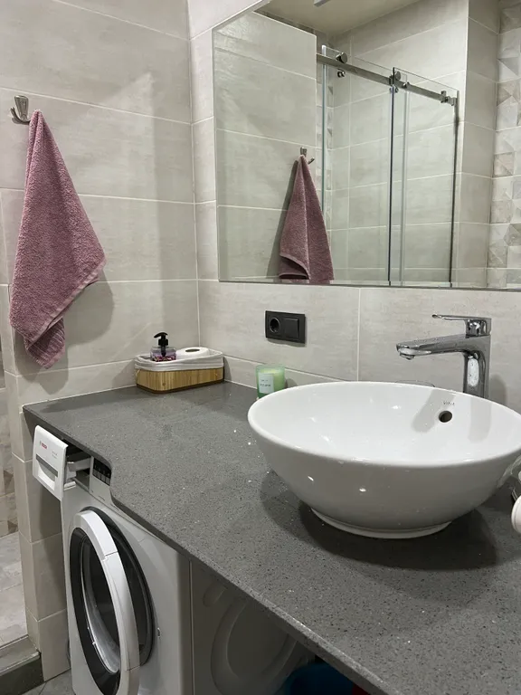 Уютная двухкомнатная квартира с потрясающим видом на море