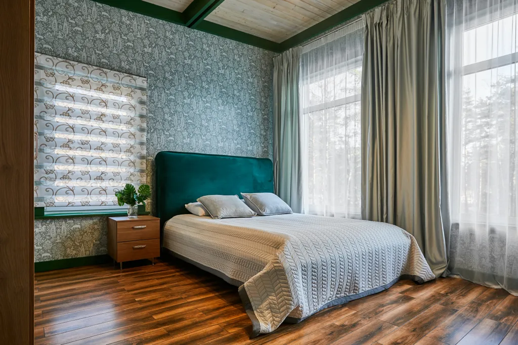 Большой коттедж с 5 спальнями, камином и террасой, Ромашка