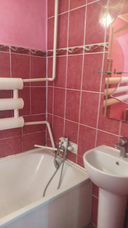 Уютный дом в зеленом дворе