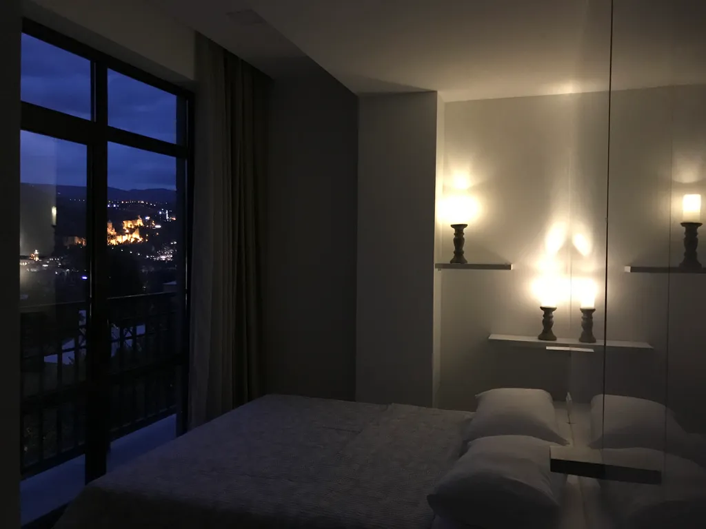 Потрясающий вид на старый Тбилиси